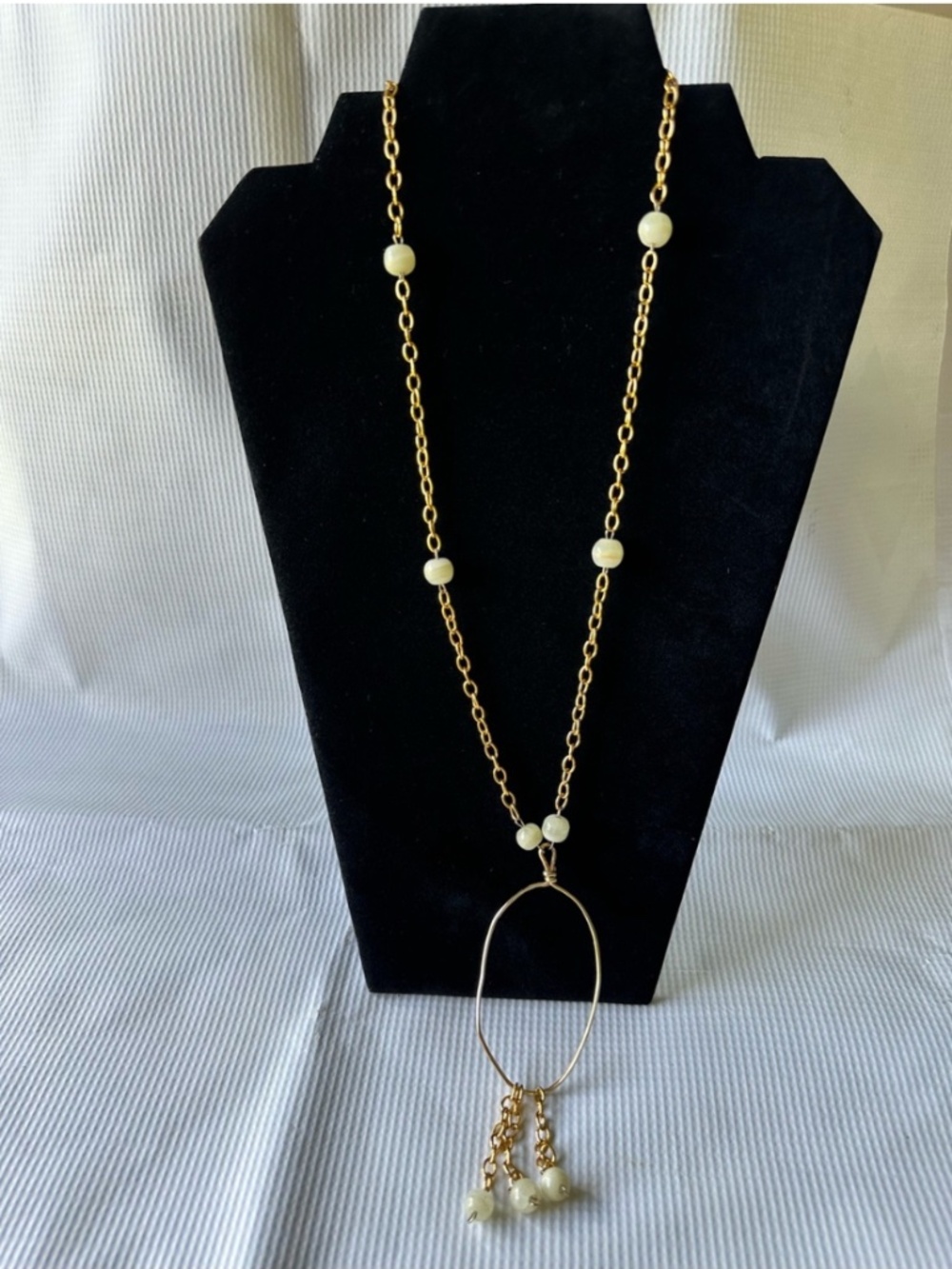 gold-tone pearl necklace